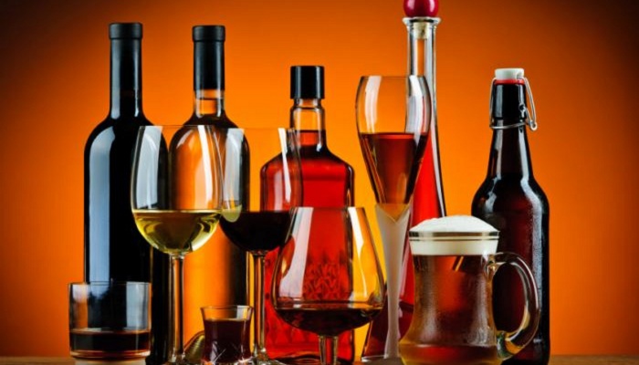 Article image for Should Australia’s alcohol consumption guidelines be relaxed?