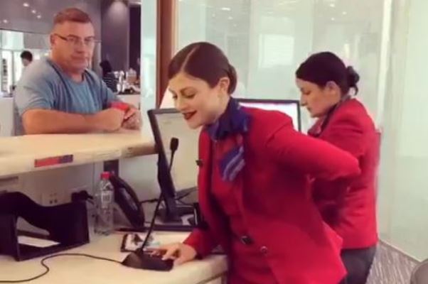 Article image for Employee stuns travellers with Christmas surprise
