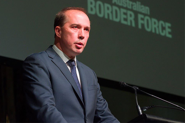 Article image for Dutton blames Bill Shorten for rise in people smuggling