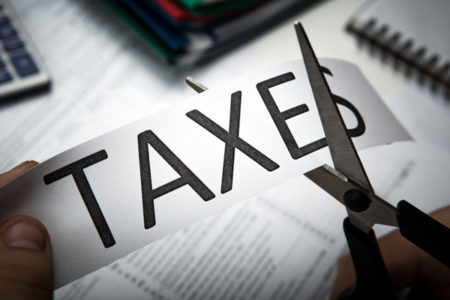 Senator Cory Bernardi urges government to rethink company tax cuts