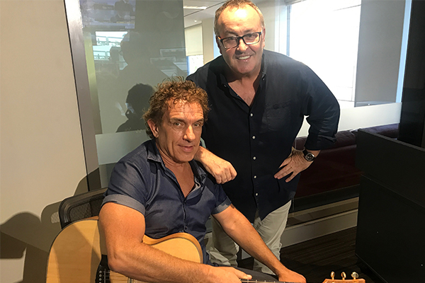 Article image for Aussie rock legend Ian Moss performs live for Chris Smith