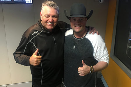 Country music star strikes a chord with Ray