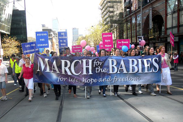 Article image for Reverend Fred Nile describes abortion clinic protesters as ‘loving and caring’