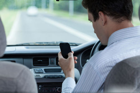 Shocking study finds Australians don’t believe texting while driving is dangerous