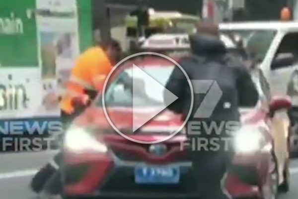 Article image for WATCH | Violent road rage incident stops traffic
