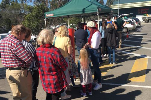 Article image for Crowds flock to Bunnings to get behind our farmers