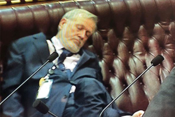 Article image for MP caught dozing in parliament assures Ben Fordham he has good reason