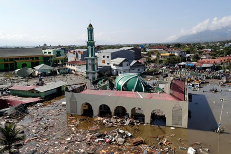 Fears thousands are dead as earthquake, then tsunami hits Indonesian island