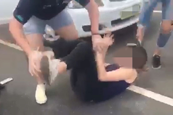 Article image for High school goes into lockdown after SHOCKING fight video emerges