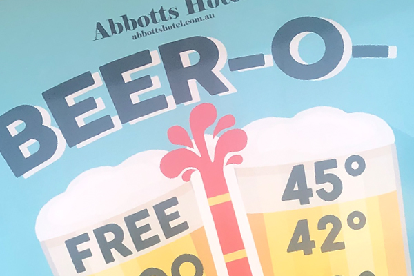 Sydney pub gives away free beer in scorching weather