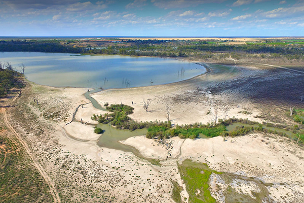 ‘These towns are gonna die’: Drought affected NSW desperate for rain