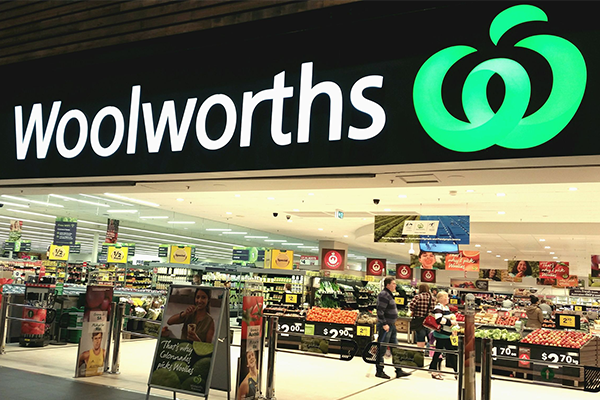 Article image for Woolworths to create $10 billion alcohol and poker machine company