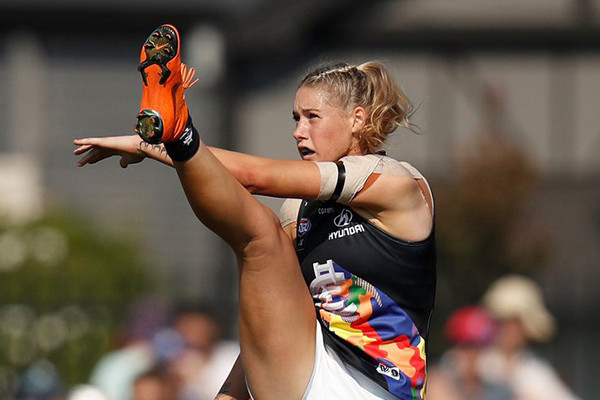 Article image for Tayla Harris targeted by online trolls over AFLW photo