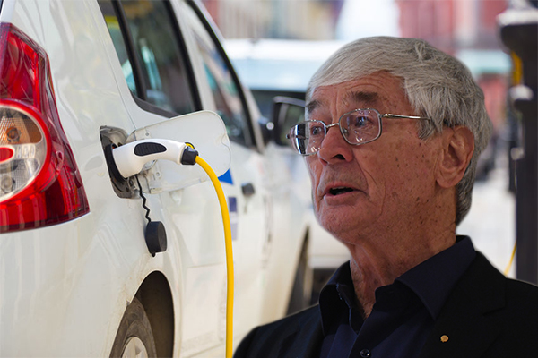 ‘Tokenism’: Dick Smith slams Labor’s electric car proposal