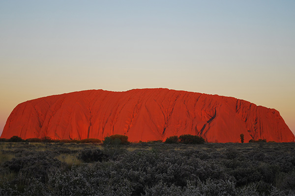 Article image for Rock climber prepared to defy Uluru ban