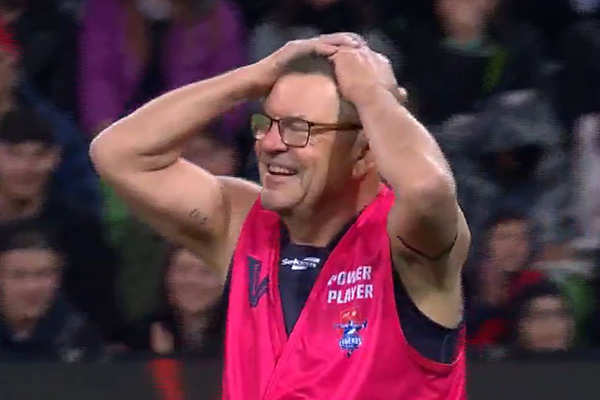 WATCH | Hilarious clip emerges of Steve Price’s massive footy fail