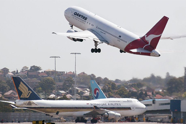 Article image for Multiple flights cancelled at Sydney Airport due to strong winds