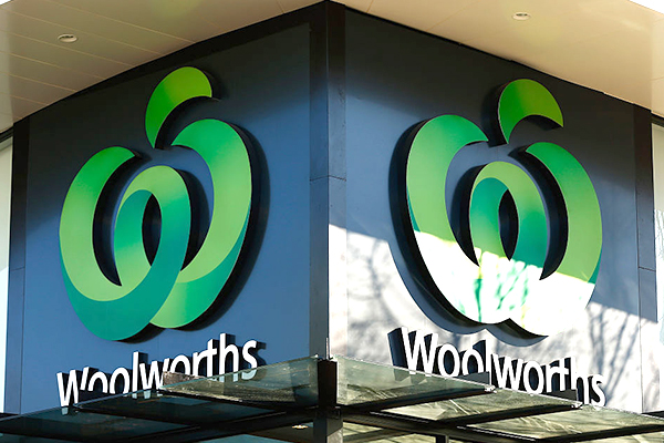 Woolworths boss apologises for underpaying staff