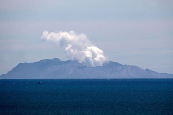 Article image for Six bodies found in high-risk White Island recovery mission