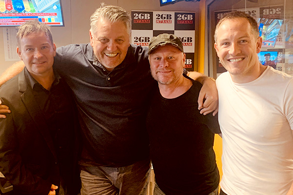 Article image for Robertson Brothers egg on Ray Hadley to sing with them