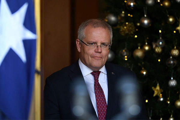 Article image for Scott Morrison criticised for taking a holiday as bushfires burn
