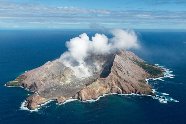 ‘No way to escape’: Tourists shouldn’t have been allowed on ‘dangerous’ White Island