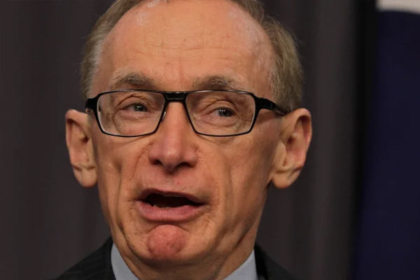 Article image for Bob Carr calls for Australia to block ‘intolerable’ extradition of Julian Assange