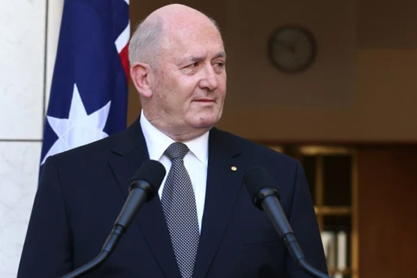 Sir Peter Cosgrove joins the bushfire recovery effort