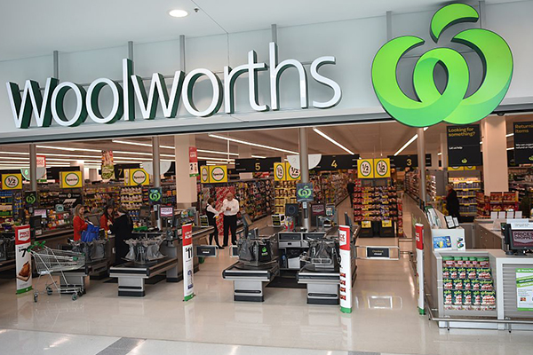 Woolworths leaves the elderly waiting in line for little to no stock