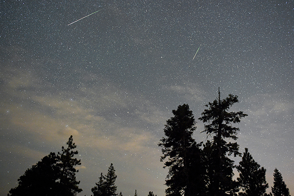 Article image for Keen-eyed listeners spot mystery ‘line of lights’ in the sky