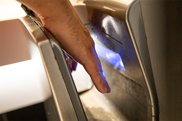 Article image for Warnings over the use of hand dryers during COVID-19