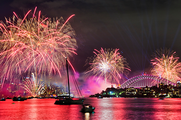 Article image for Sydney council relying on good will to keep fireworks observers away