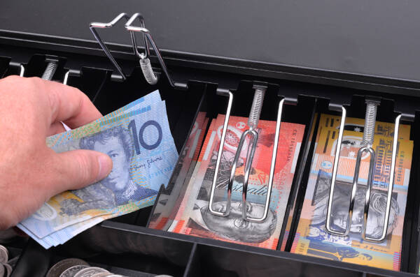 Australians reluctant to use cash despite online scams increase