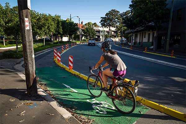 Active Transport Minister grilled over controversial inner city cycleway