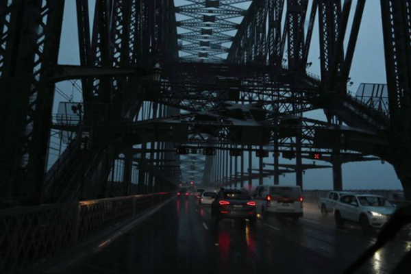 Article image for Hundreds of emergency calls as wet and windy weather pummels Sydney