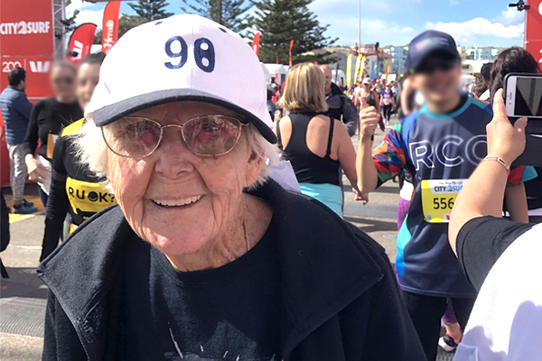 Article image for The 99-year-old walking the City 2 Surf