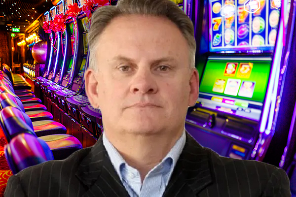Article image for Mark Latham throws support behind cashless pokies