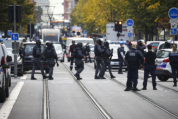 Former ambassador to France describes scene in Nice after terror attack
