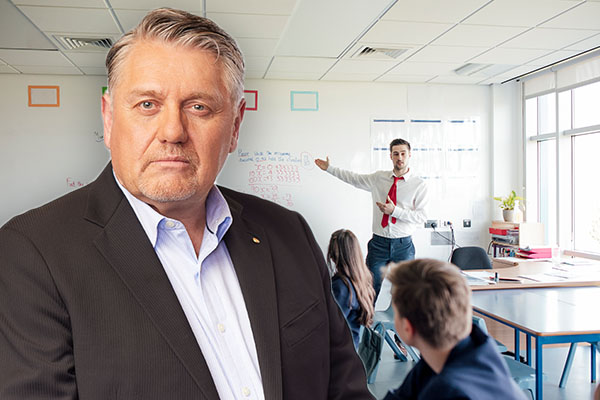 Article image for Ray Hadley slams ‘absolutely ridiculous’ restrictions placed on parents and teachers