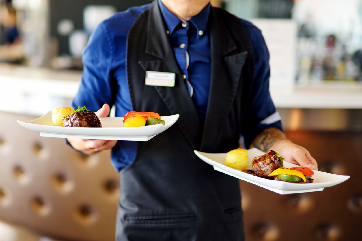 Article image for Calls for more overseas workers amid hospitality staff crisis