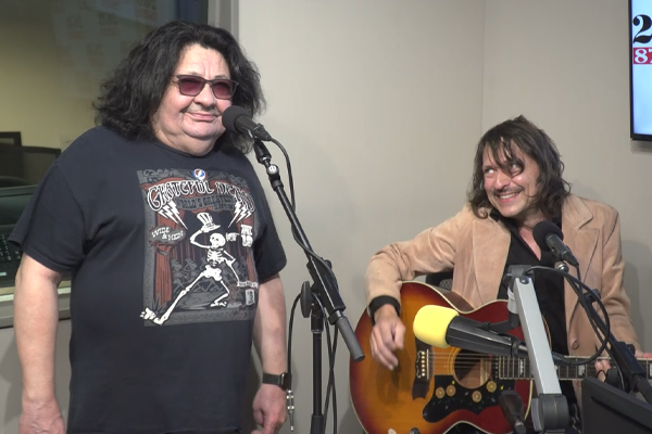 Article image for Aussie rocker Richard Clapton covers Neil Young’s ‘Cinnamon Girl’