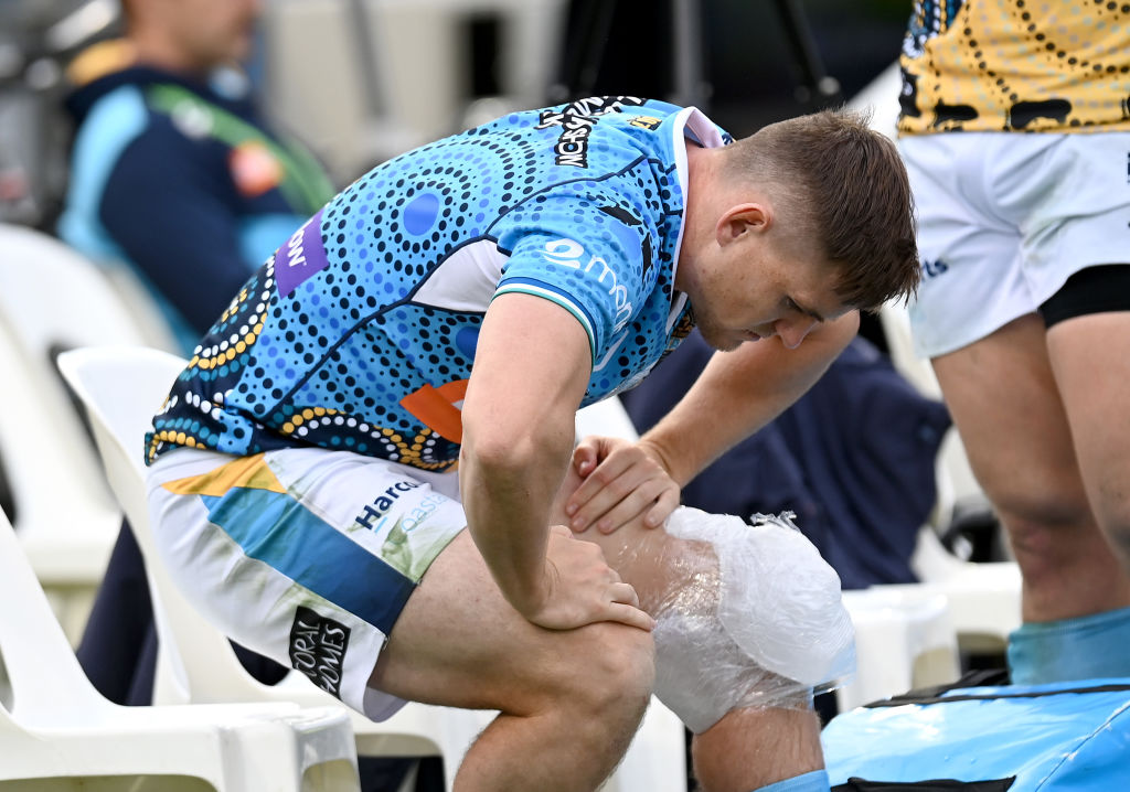 ‘Porky pies’ in the Queensland camp as AJ Brimson nurses injury