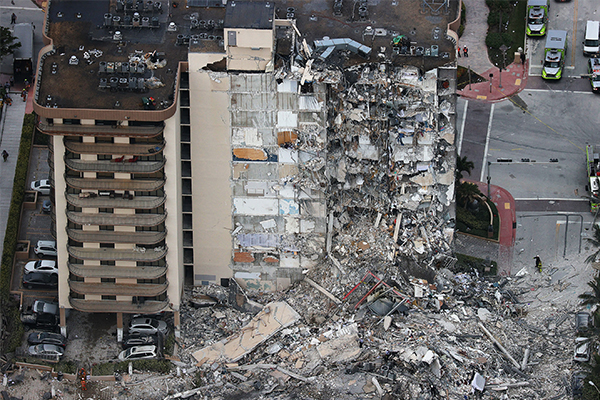 Article image for Almost a hundred people missing after Miami building collapses