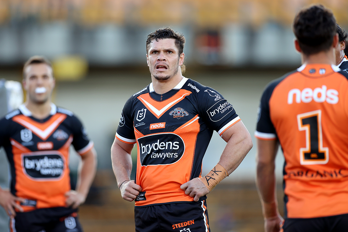 Article image for Peter Gleeson defends ‘extraordinary’ quarantine breach by Wests Tigers player