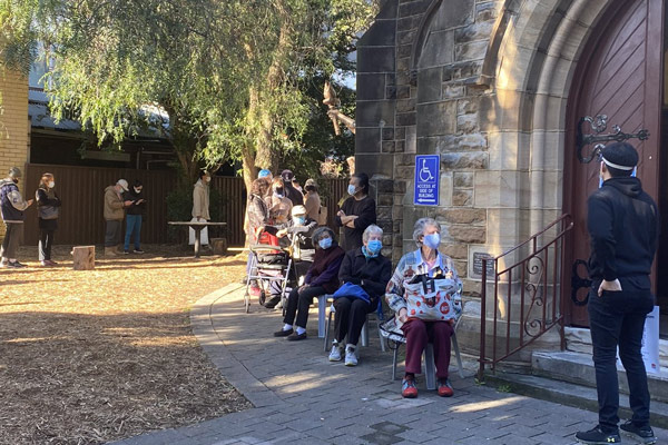 Reverend Bill Crews vaccinates homeless and at-risk Sydneysiders