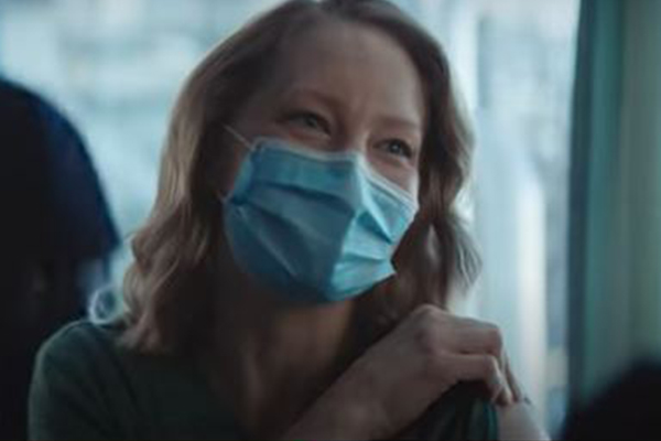 Article image for WATCH | Qantas tugs at the heartstrings with emotional vaccination ad