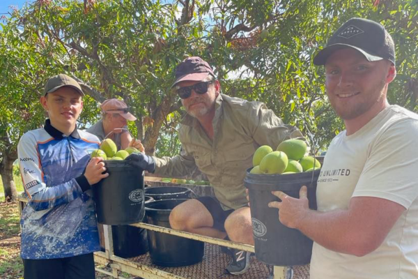 image-supplied-bowen_police_on_truck_fruit_picking_for_good_cause