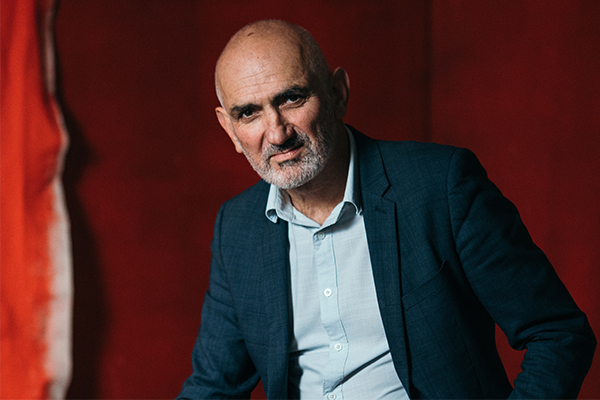 Article image for Paul Kelly puts his own stamp on beloved Christmas tunes