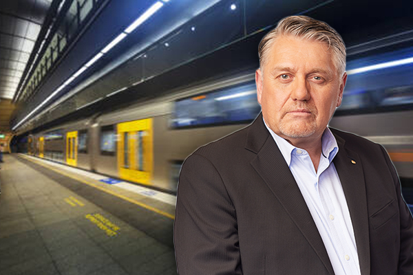 Article image for Ray Hadley reveals bureaucrats at fault for Sydney train chaos