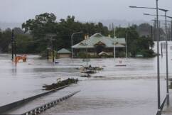 NSW towns told to evacuate as flood warnings rise